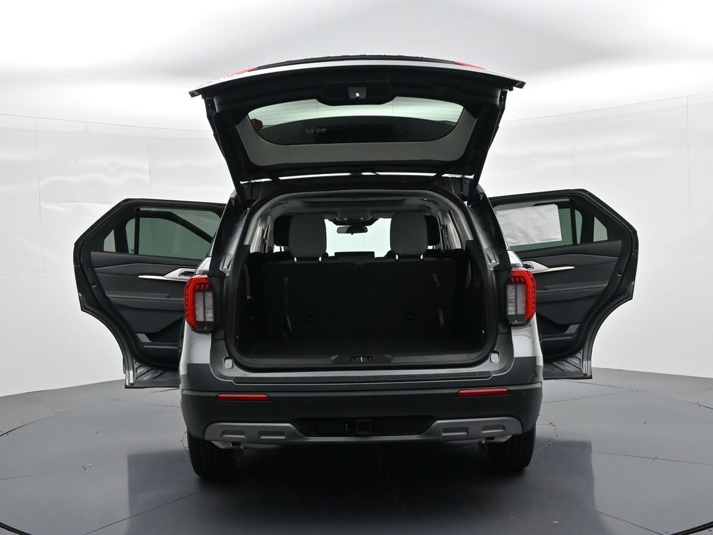 Ford Explorer Vehicle Full-screen Gallery Image 30
