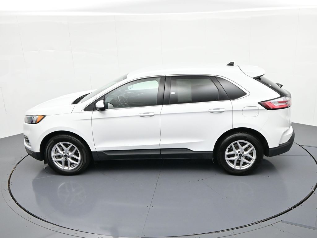 Ford Edge Vehicle Full-screen Gallery Image 18