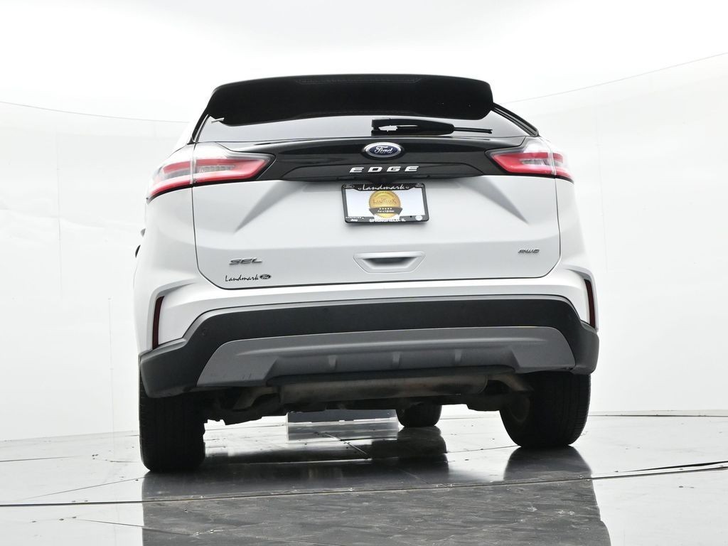 Ford Edge Vehicle Full-screen Gallery Image 20