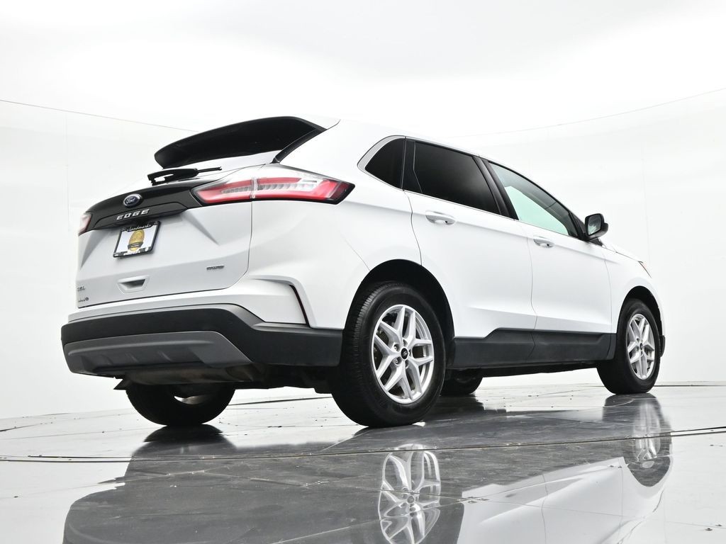 Ford Edge Vehicle Full-screen Gallery Image 21