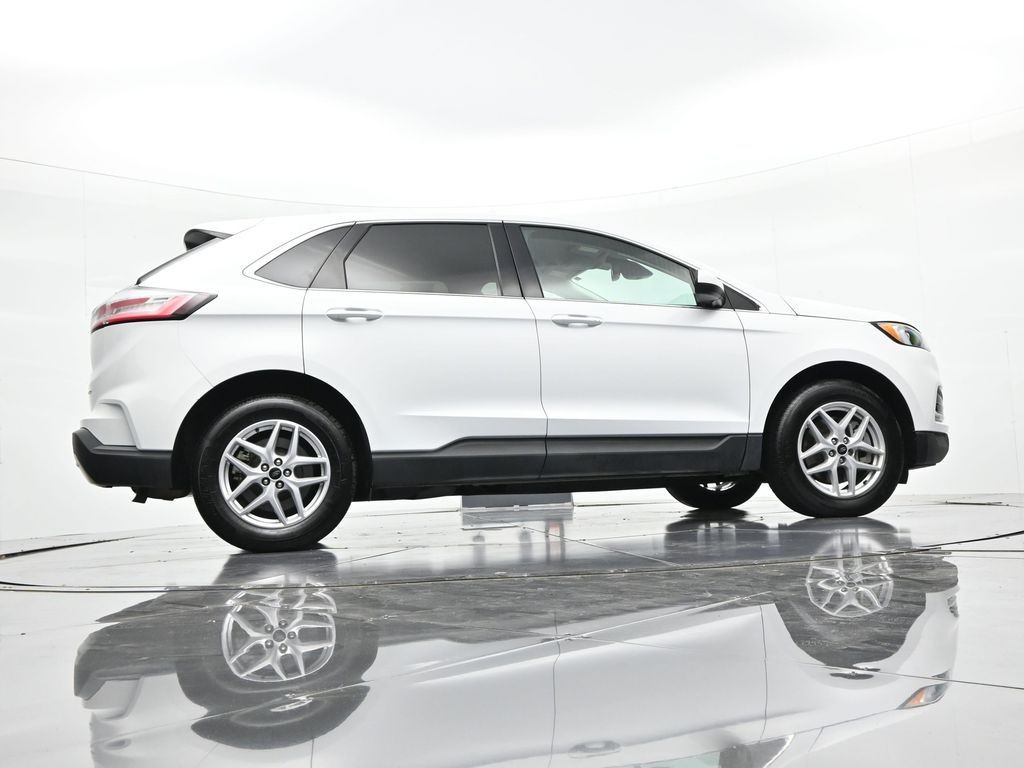 Ford Edge Vehicle Full-screen Gallery Image 22
