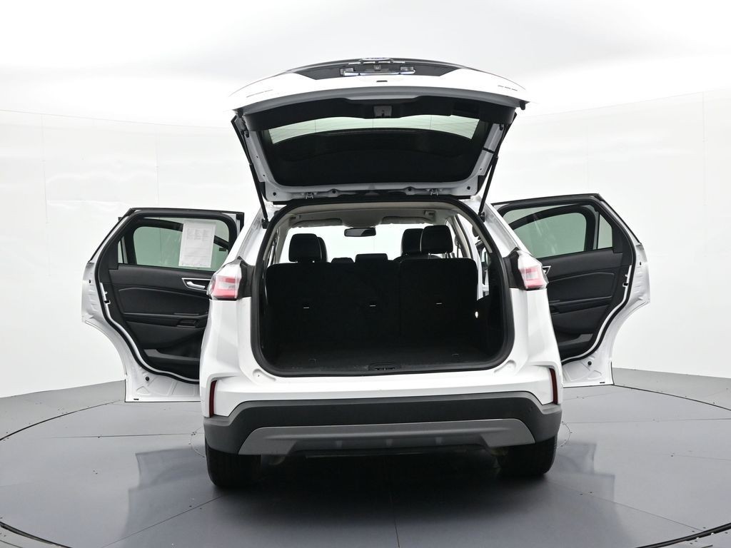 Ford Edge Vehicle Full-screen Gallery Image 26