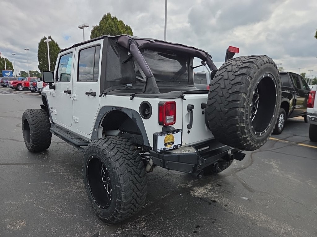 Jeep Wrangler Unlimited Vehicle Full-screen Gallery Image 6