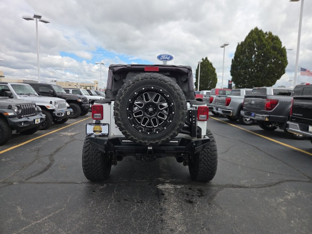 Jeep Wrangler Unlimited Vehicle Full-screen Gallery Image 7
