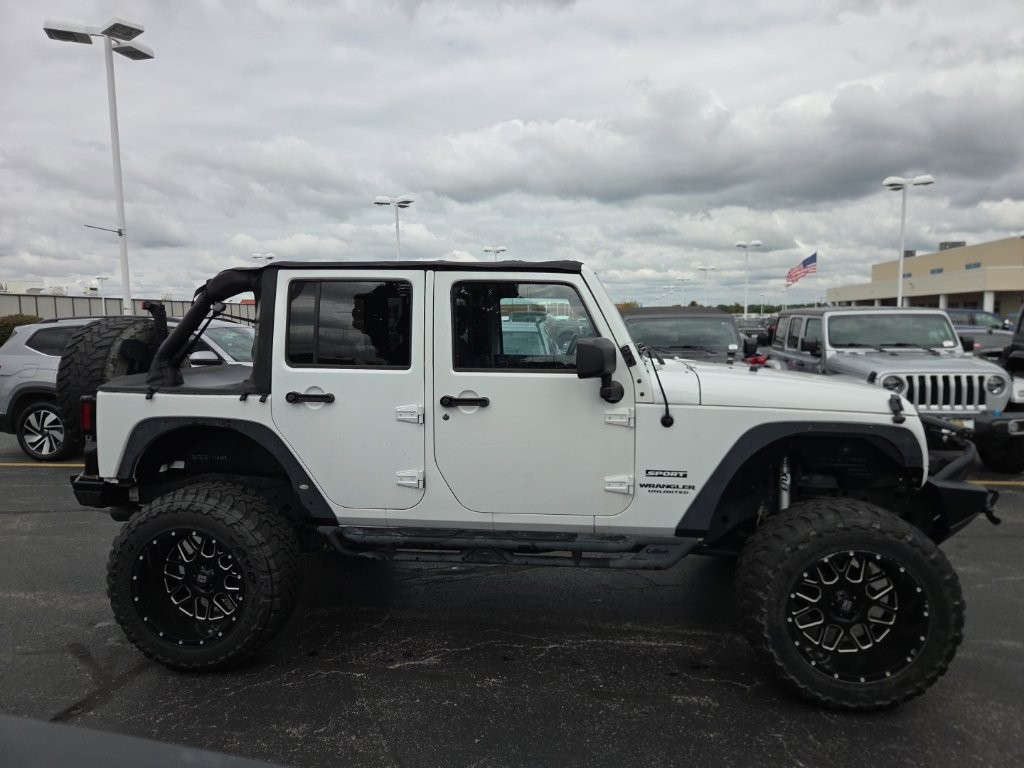 Jeep Wrangler Unlimited Vehicle Full-screen Gallery Image 9