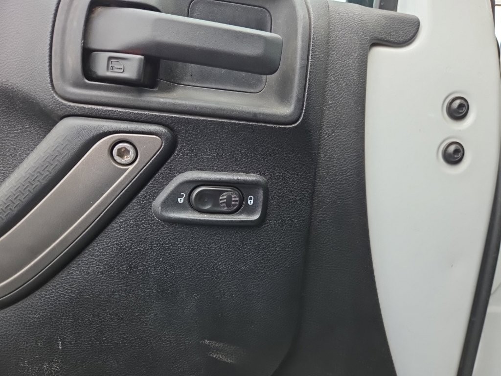 Jeep Wrangler Unlimited Vehicle Full-screen Gallery Image 11