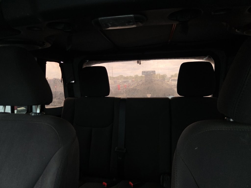 Jeep Wrangler Unlimited Vehicle Full-screen Gallery Image 16