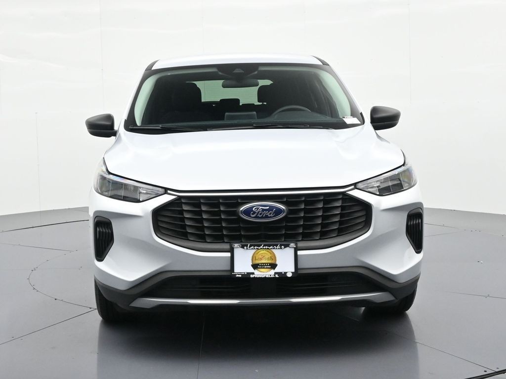 Ford Escape Vehicle Full-screen Gallery Image 3