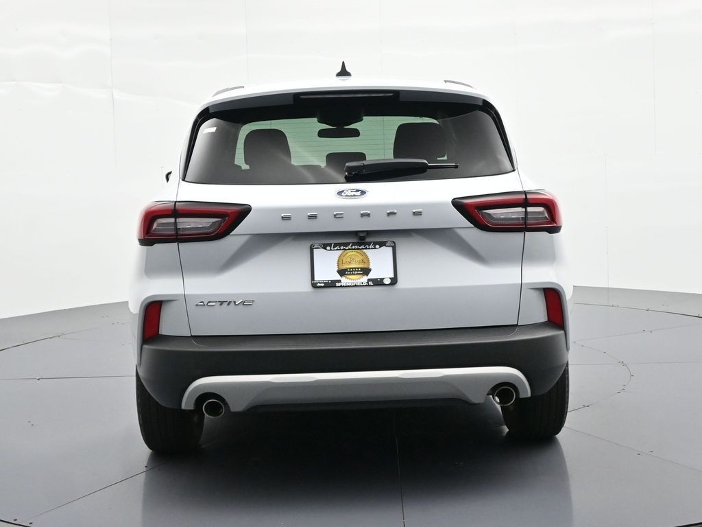 Ford Escape Vehicle Full-screen Gallery Image 7