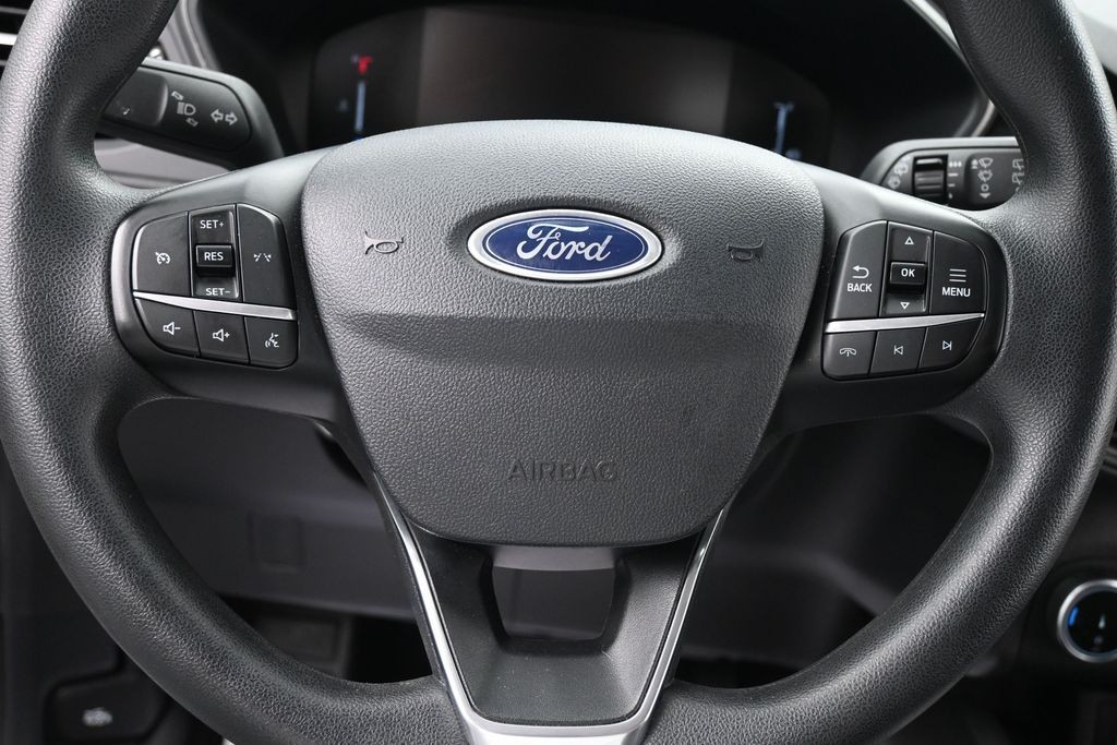 Ford Escape Vehicle Full-screen Gallery Image 13