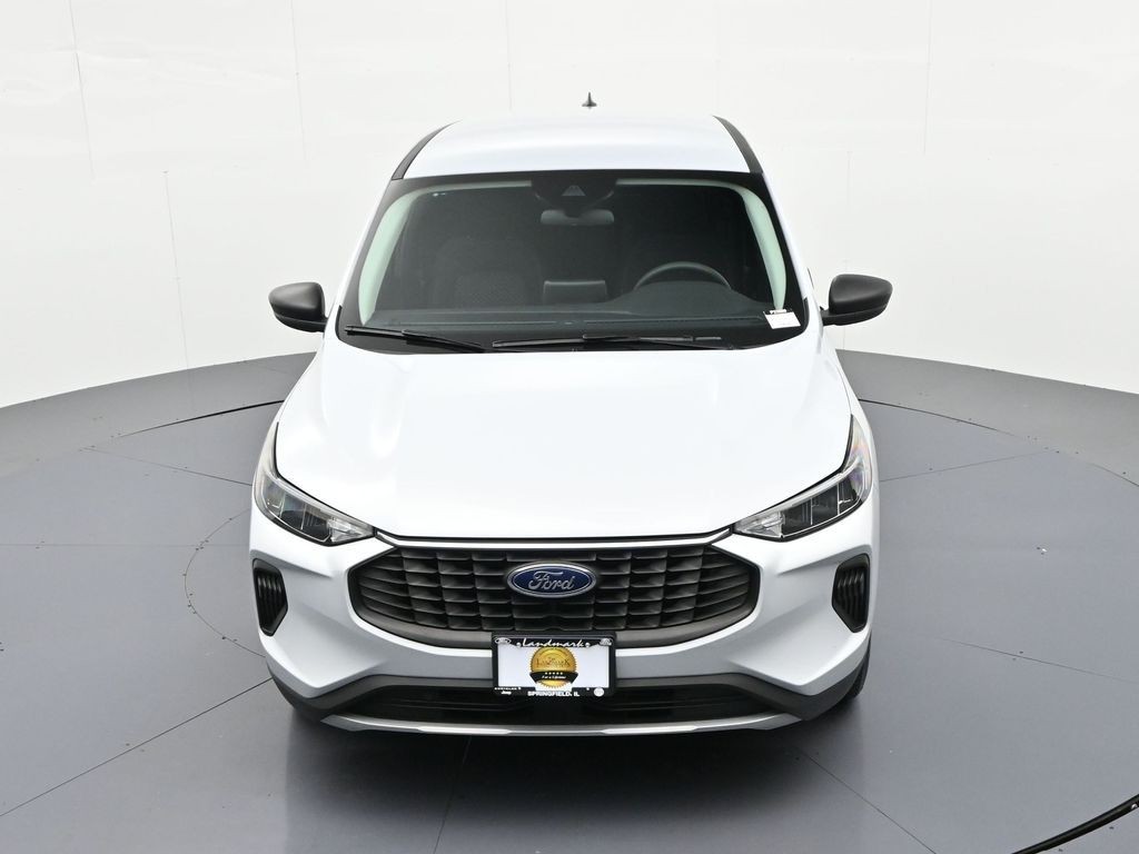 Ford Escape Vehicle Full-screen Gallery Image 16