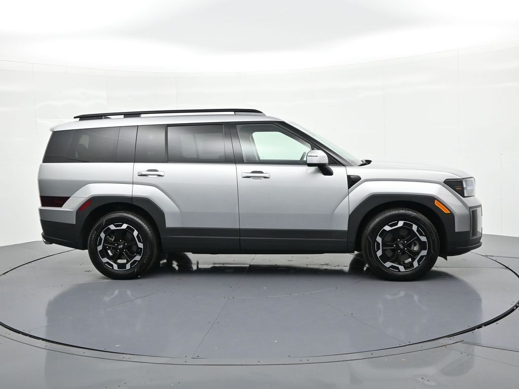 Hyundai Santa Fe Vehicle Full-screen Gallery Image 5