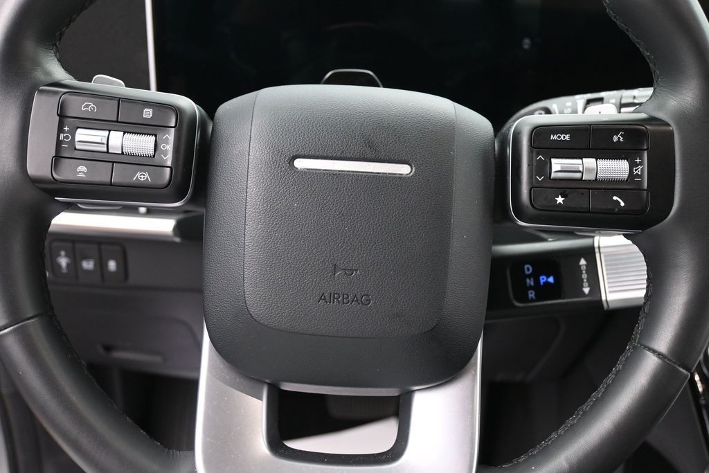 Hyundai Santa Fe Vehicle Full-screen Gallery Image 14