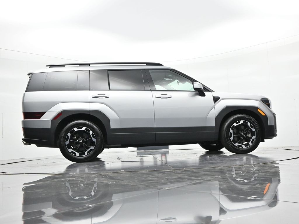 Hyundai Santa Fe Vehicle Full-screen Gallery Image 23