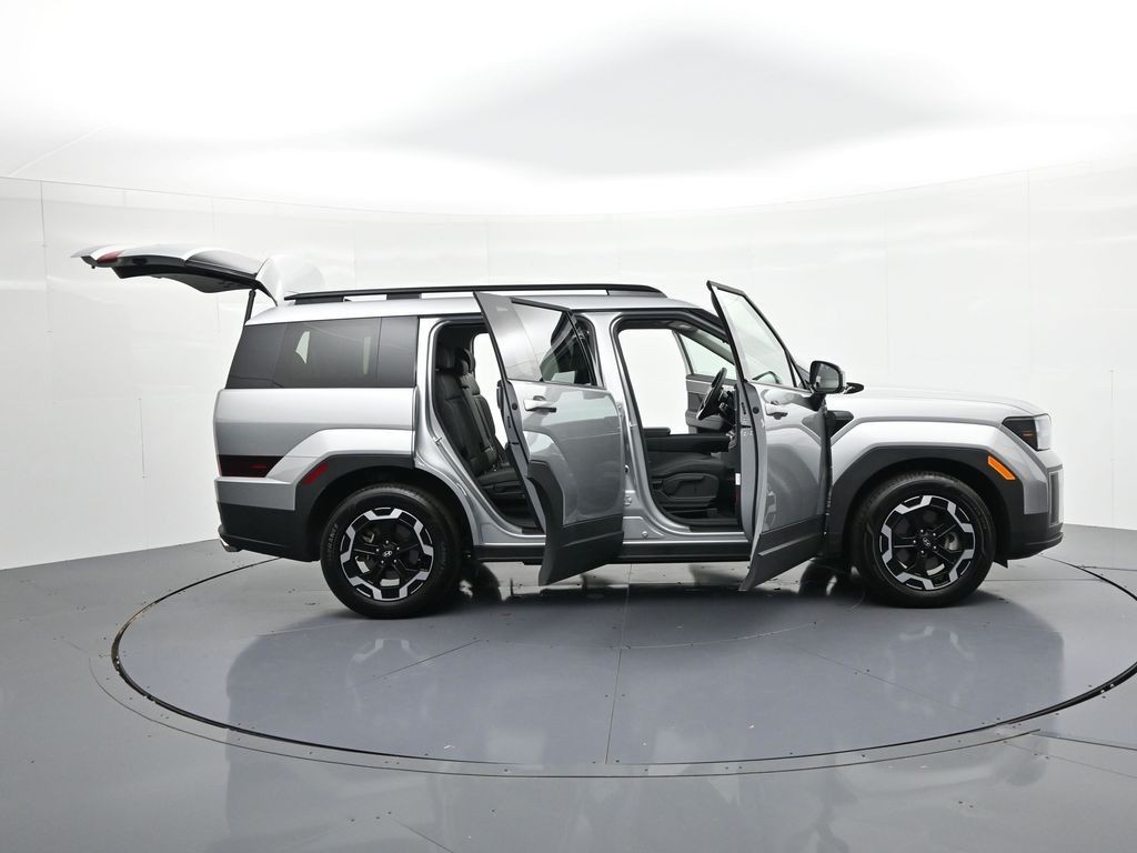 Hyundai Santa Fe Vehicle Full-screen Gallery Image 24