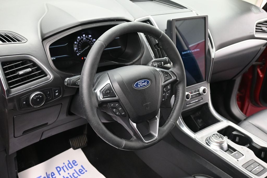 Ford Edge Vehicle Full-screen Gallery Image 13