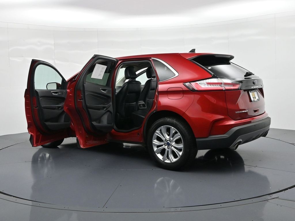 Ford Edge Vehicle Full-screen Gallery Image 23
