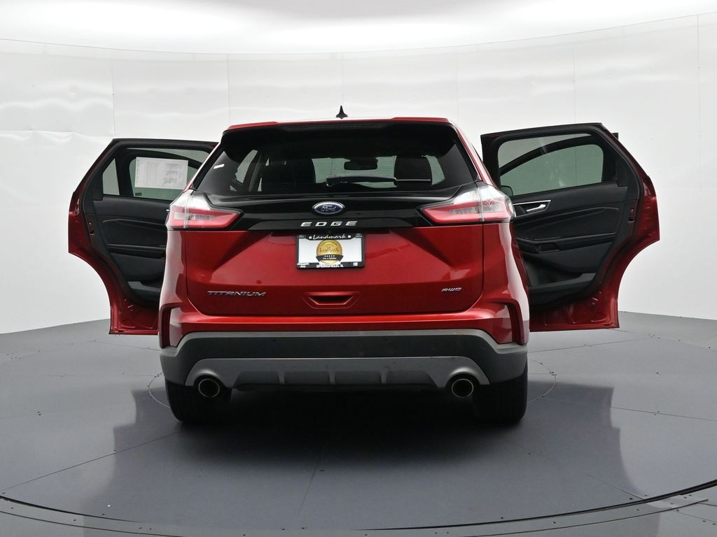 Ford Edge Vehicle Full-screen Gallery Image 25