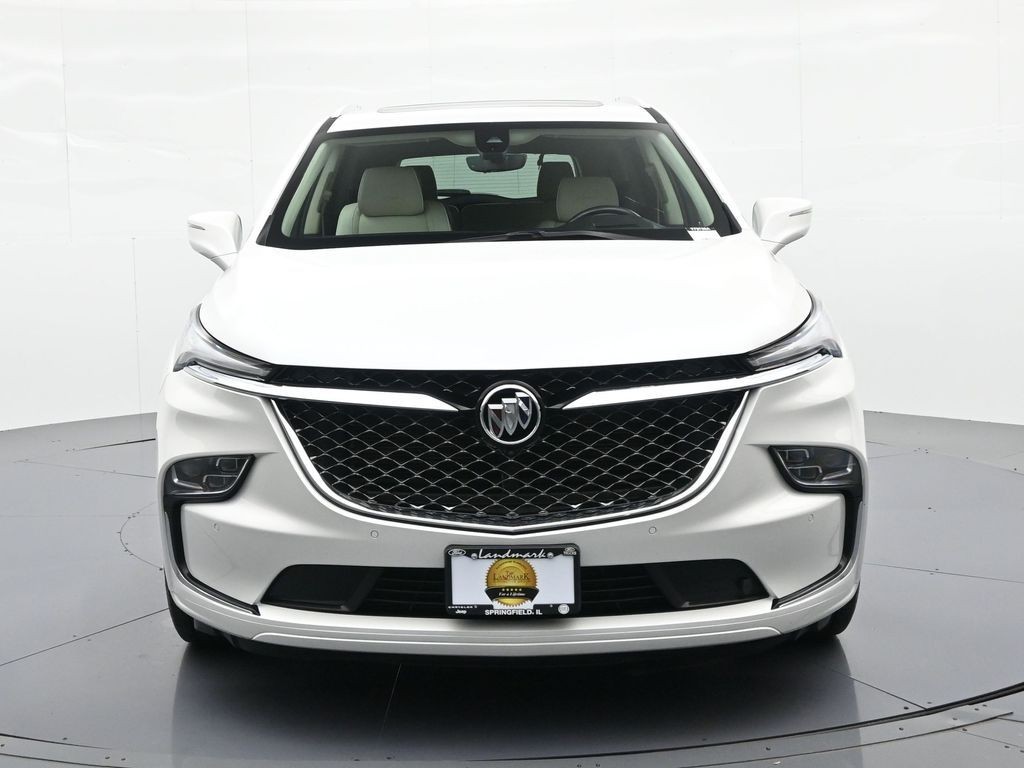Buick Enclave Vehicle Full-screen Gallery Image 03