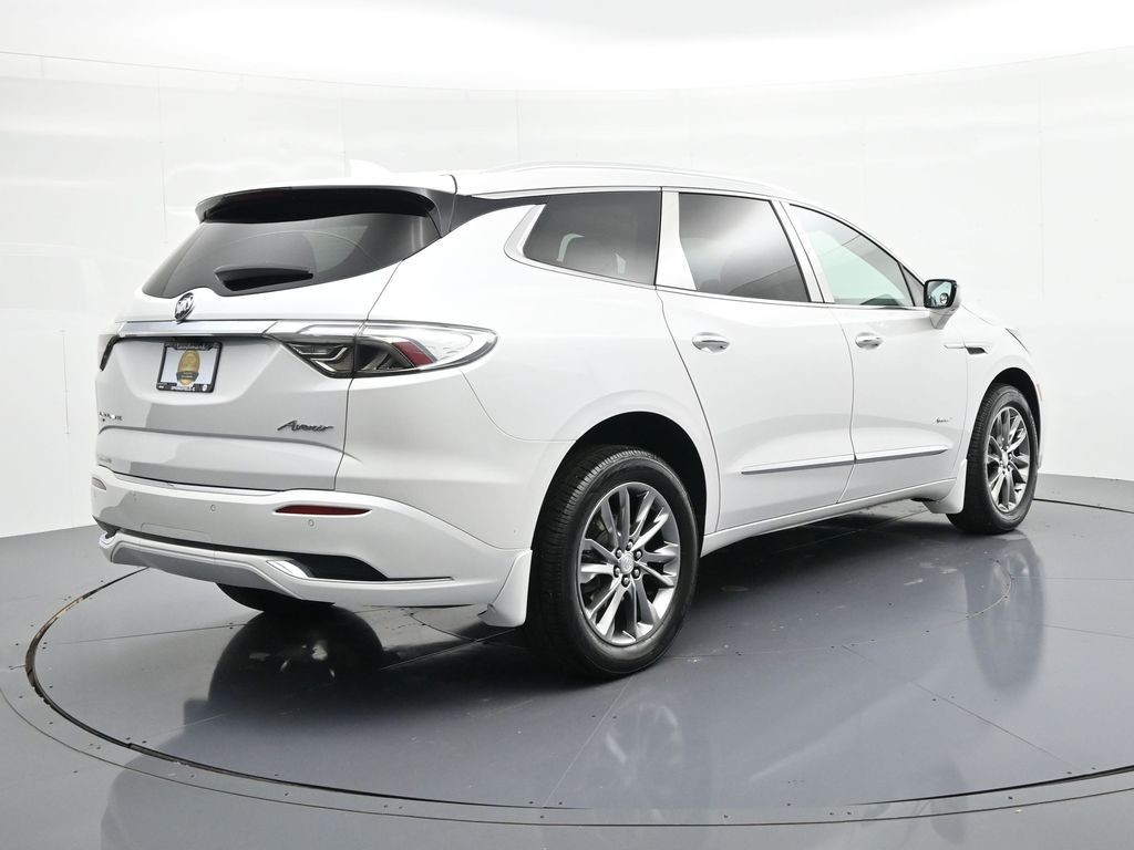 Buick Enclave Vehicle Full-screen Gallery Image 06