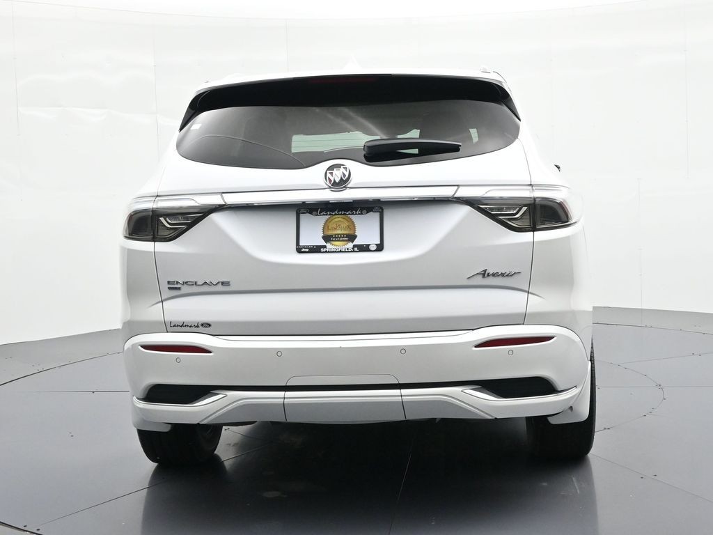Buick Enclave Vehicle Full-screen Gallery Image 07