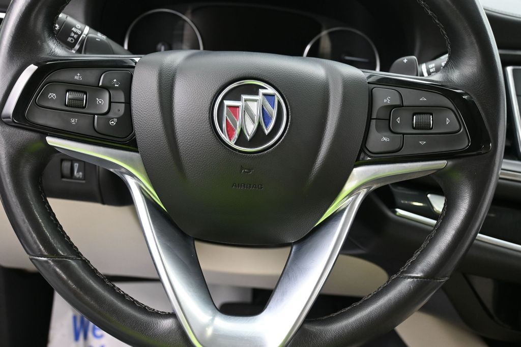 Buick Enclave Vehicle Full-screen Gallery Image 16