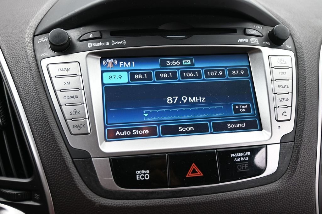 Hyundai Tucson Vehicle Full-screen Gallery Image 10