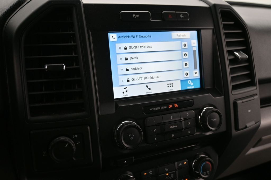 Ford F-150 Vehicle Full-screen Gallery Image 10