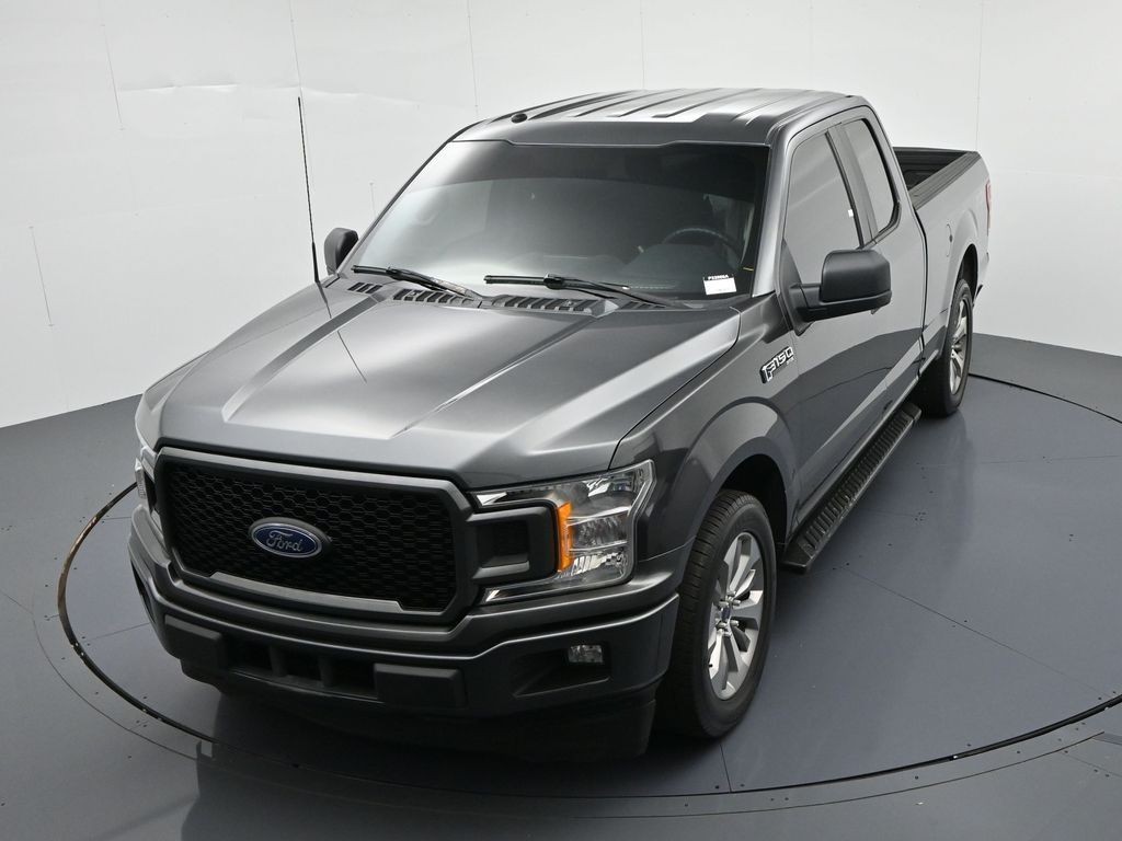 Ford F-150 Vehicle Full-screen Gallery Image 16