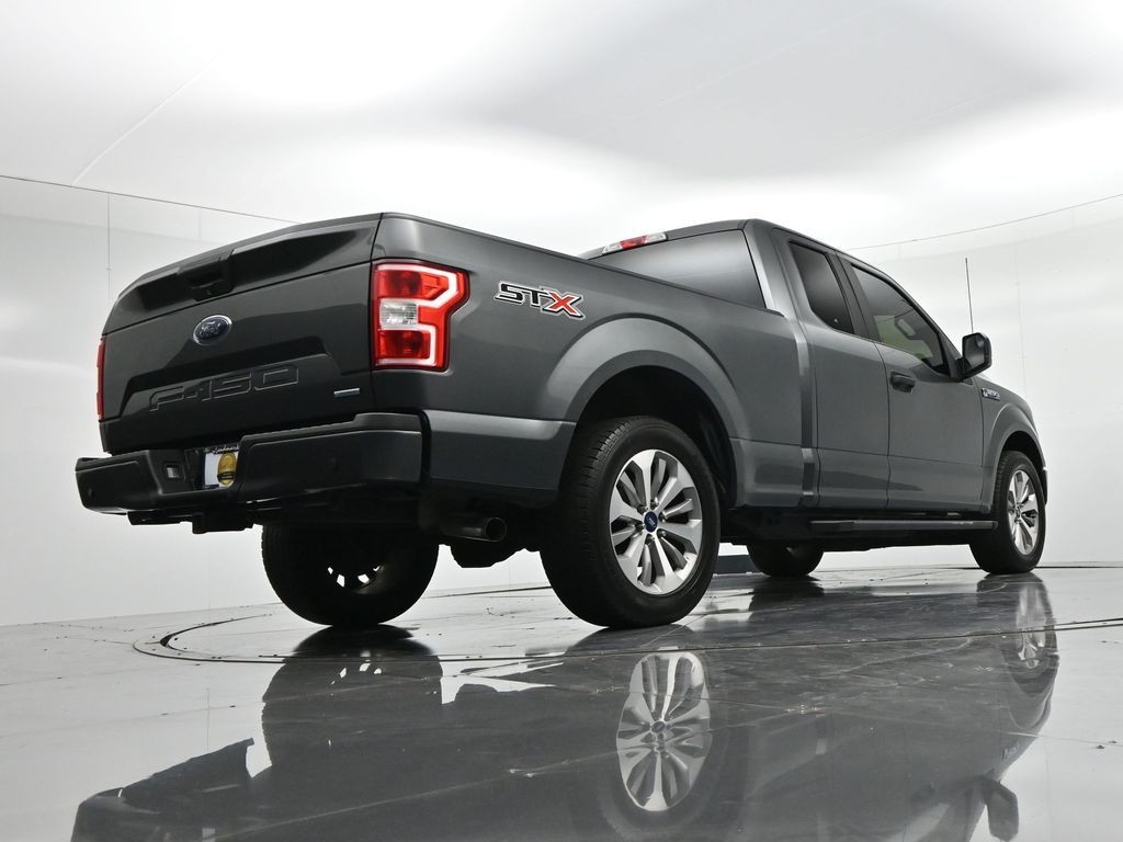 Ford F-150 Vehicle Full-screen Gallery Image 20