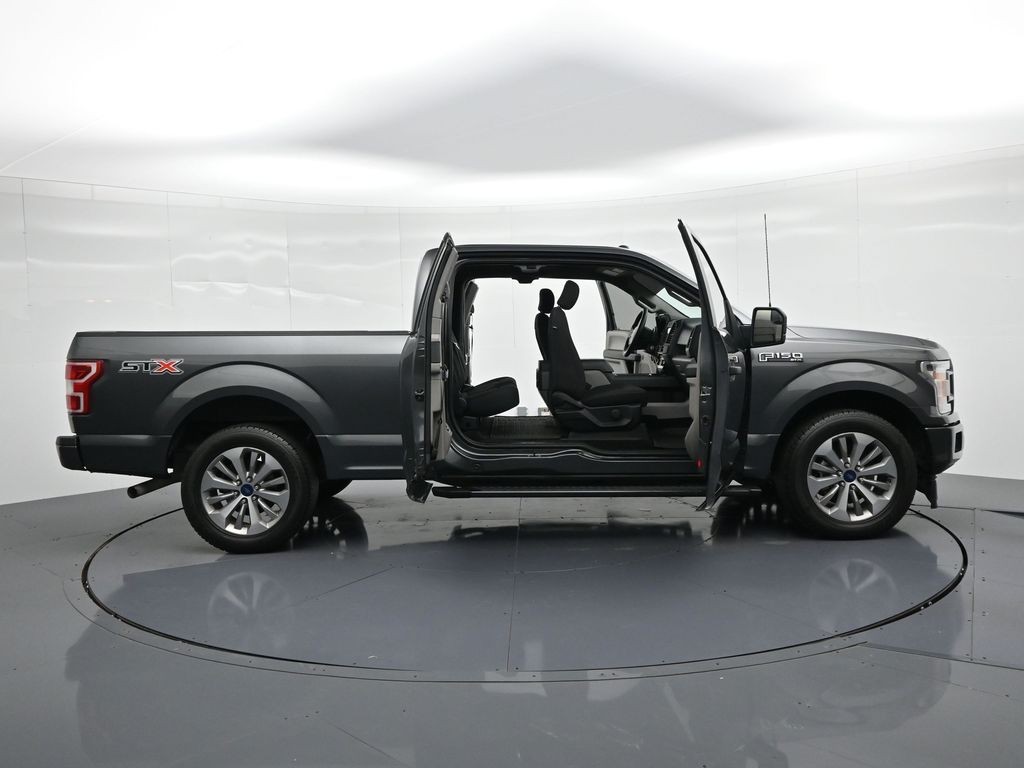 Ford F-150 Vehicle Full-screen Gallery Image 22
