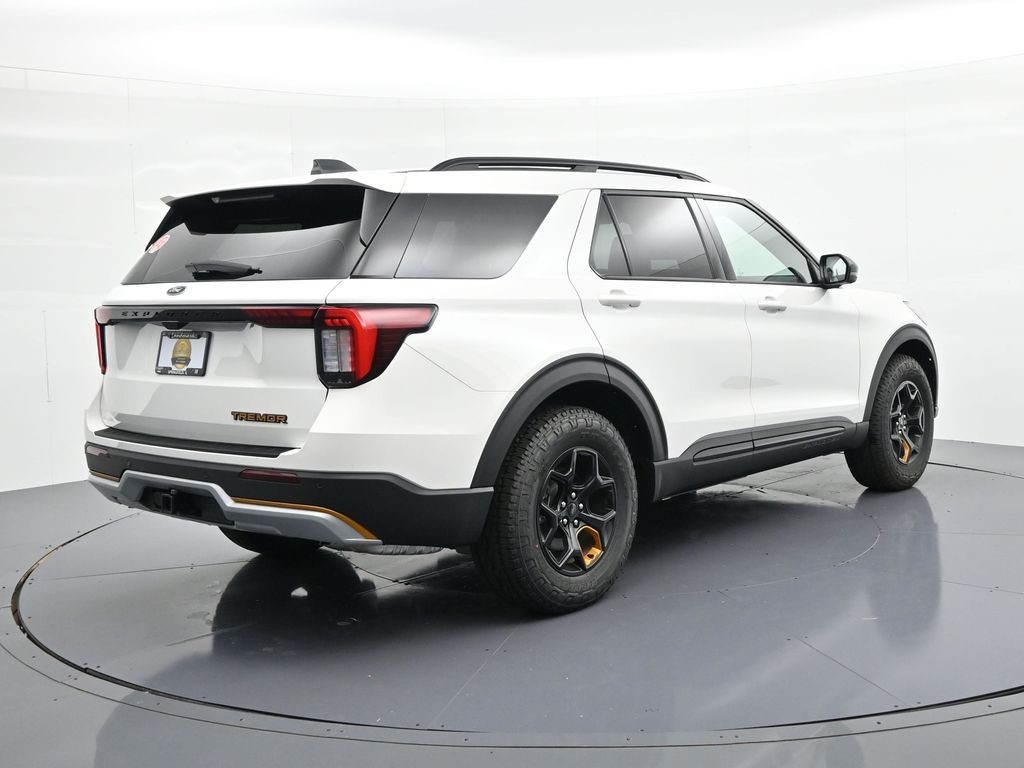 Ford Explorer Vehicle Full-screen Gallery Image 6