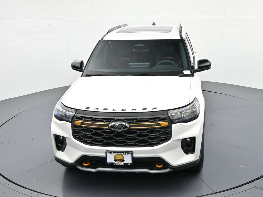 Ford Explorer Vehicle Full-screen Gallery Image 19