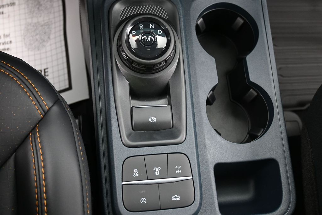 Ford Maverick Vehicle Full-screen Gallery Image 14