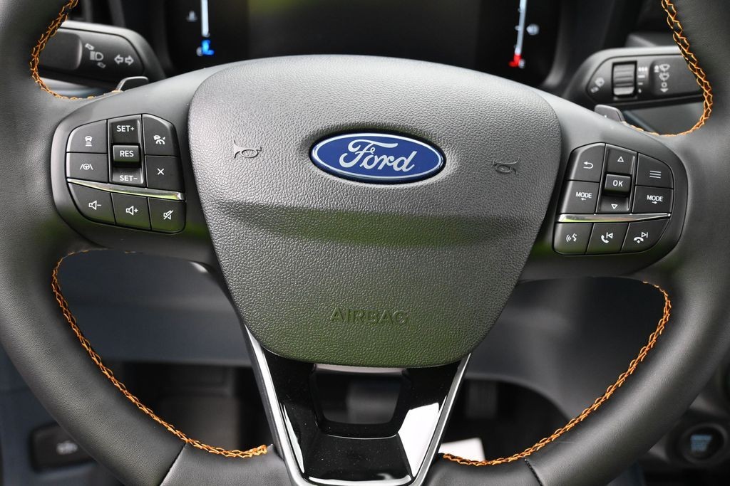 Ford Maverick Vehicle Full-screen Gallery Image 15