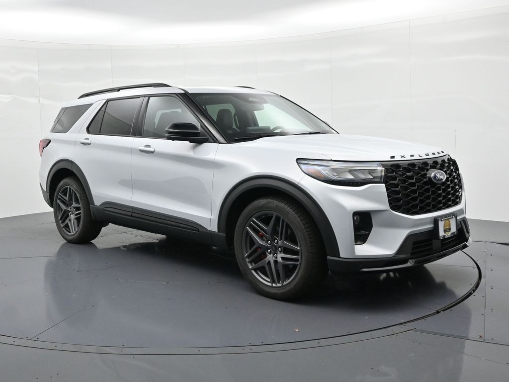 Ford Explorer Vehicle Full-screen Gallery Image 4