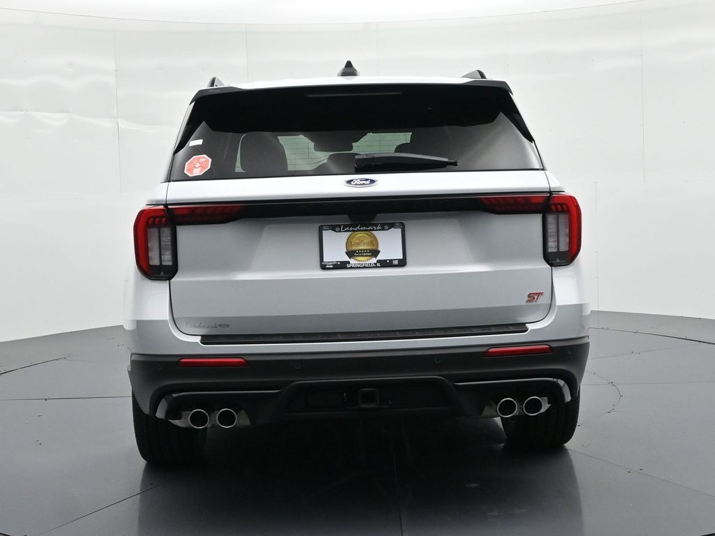 Ford Explorer Vehicle Full-screen Gallery Image 7
