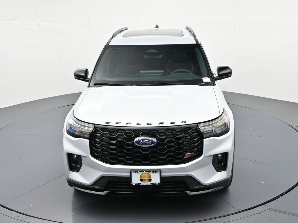 Ford Explorer Vehicle Full-screen Gallery Image 17