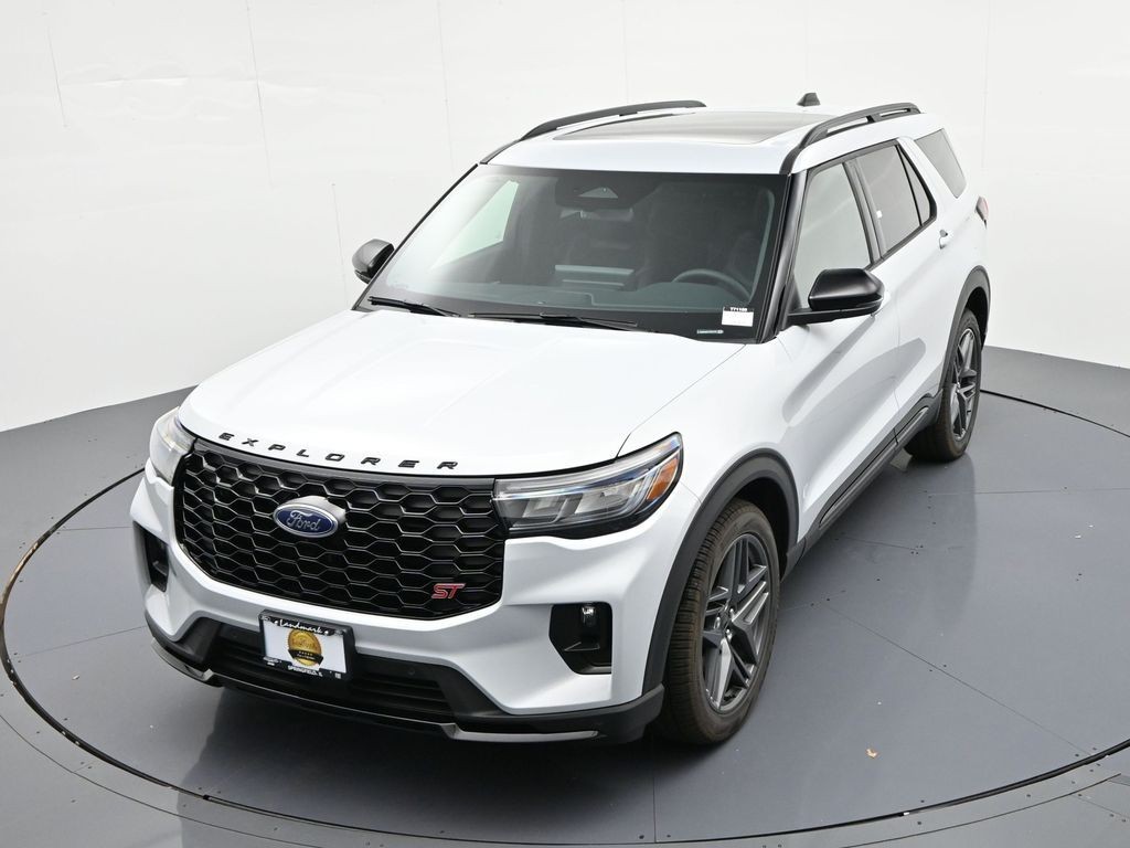 Ford Explorer Vehicle Full-screen Gallery Image 18