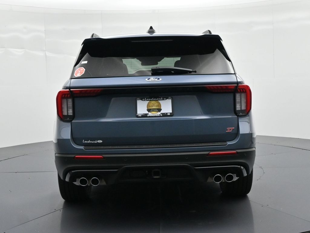 Ford Explorer Vehicle Full-screen Gallery Image 7