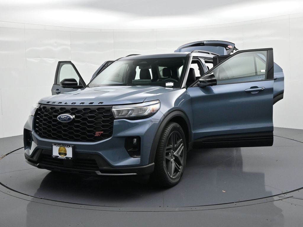 Ford Explorer Vehicle Full-screen Gallery Image 28