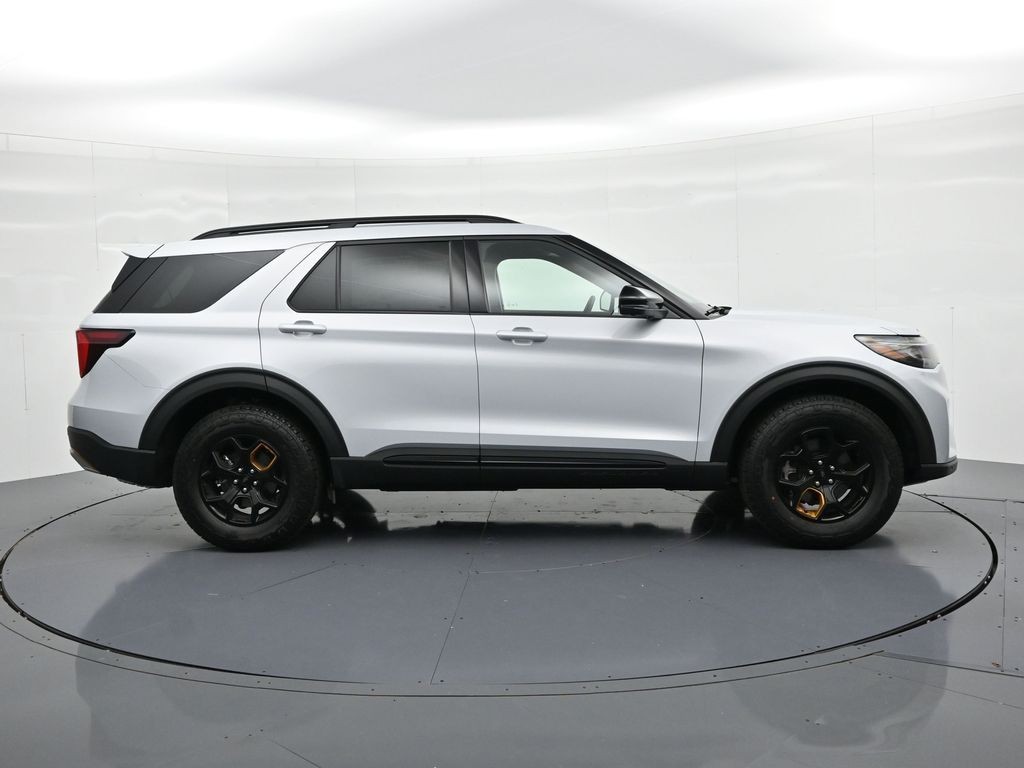 Ford Explorer Vehicle Full-screen Gallery Image 5