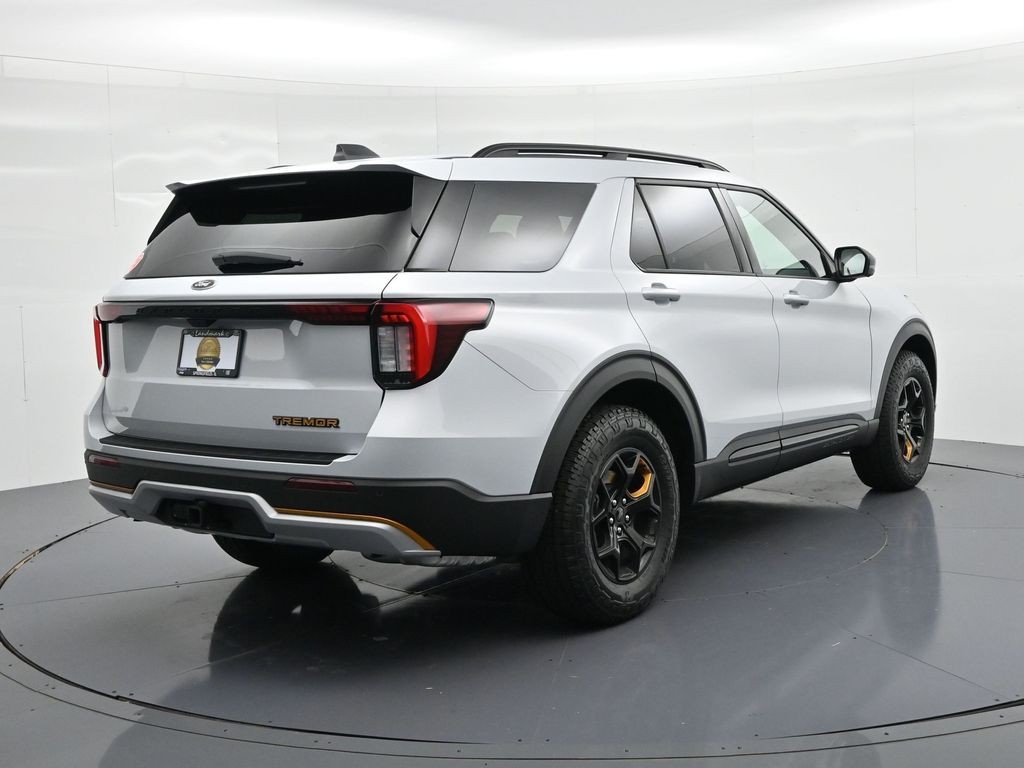 Ford Explorer Vehicle Full-screen Gallery Image 6