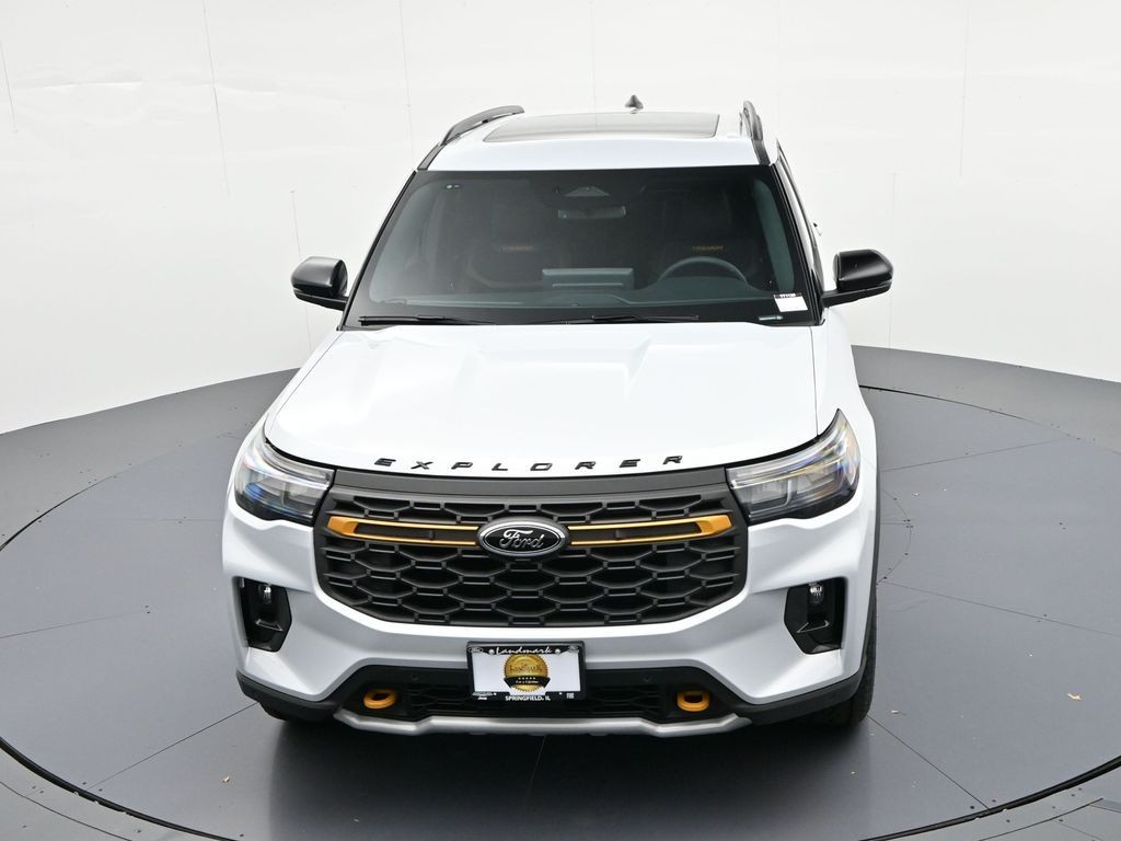 Ford Explorer Vehicle Full-screen Gallery Image 19