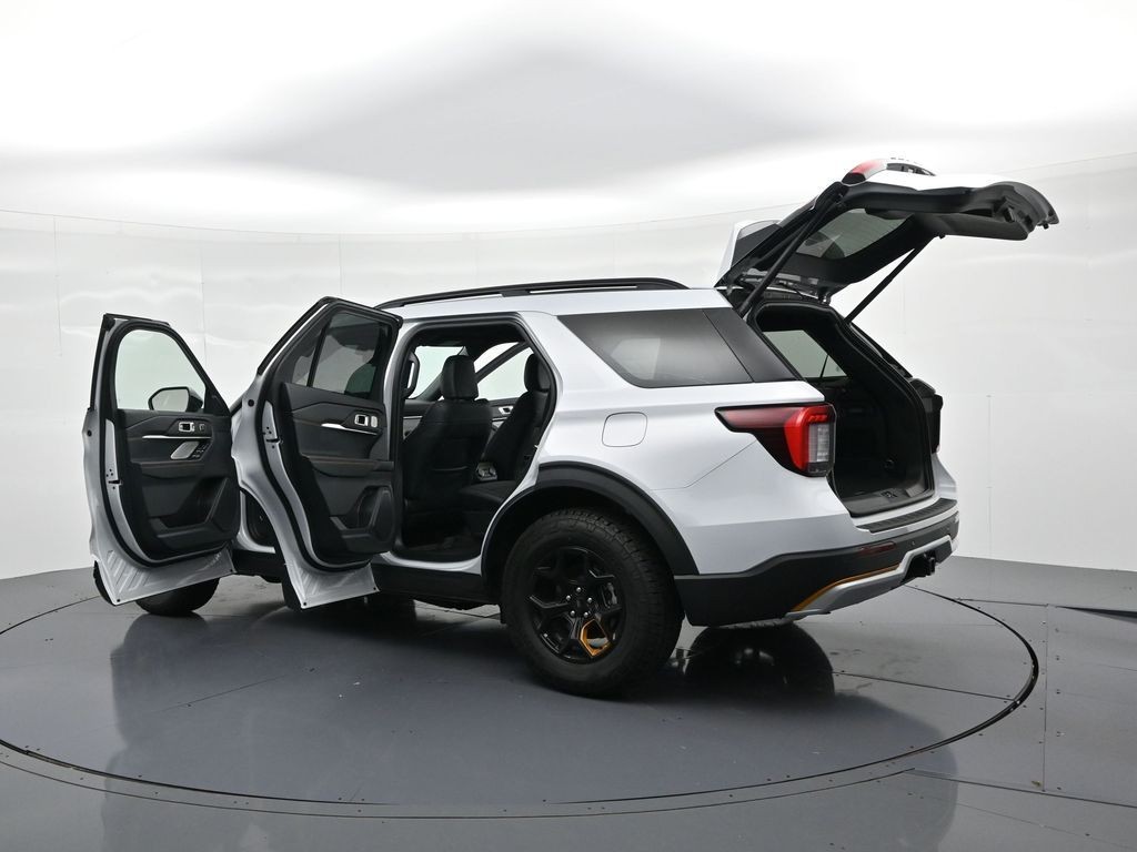 Ford Explorer Vehicle Full-screen Gallery Image 27