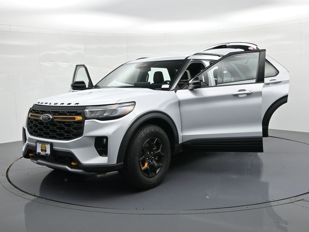 Ford Explorer Vehicle Full-screen Gallery Image 28