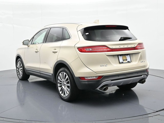 Lincoln MKC Vehicle Full-screen Gallery Image 8