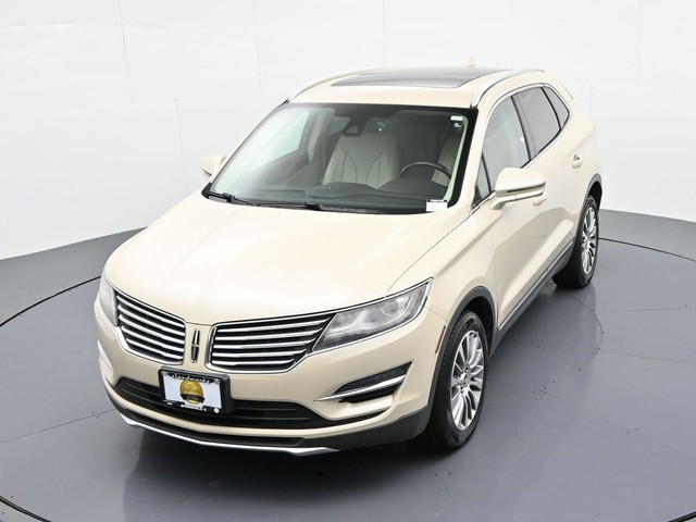 Lincoln MKC Vehicle Full-screen Gallery Image 18