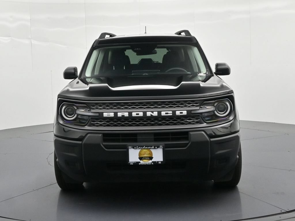 Ford Bronco Sport Vehicle Full-screen Gallery Image 3