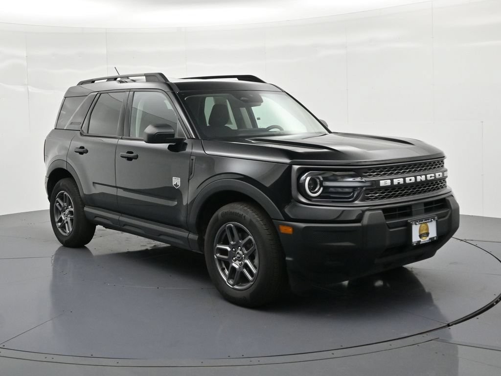 Ford Bronco Sport Vehicle Full-screen Gallery Image 4